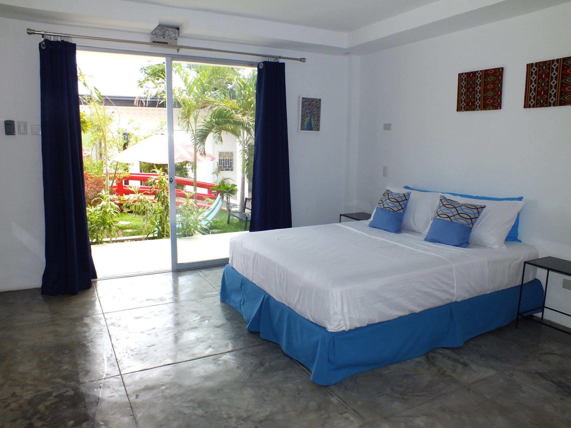Paboreal Boutique Hotel Puerto Princesa Buitenkant foto