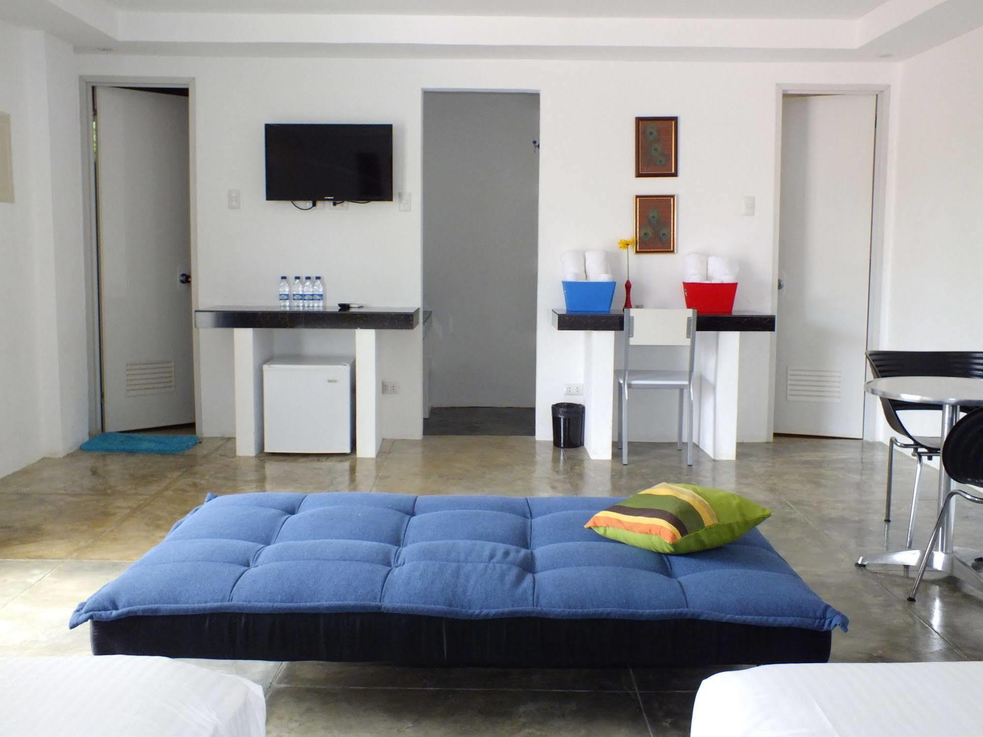 Paboreal Boutique Hotel Puerto Princesa Buitenkant foto