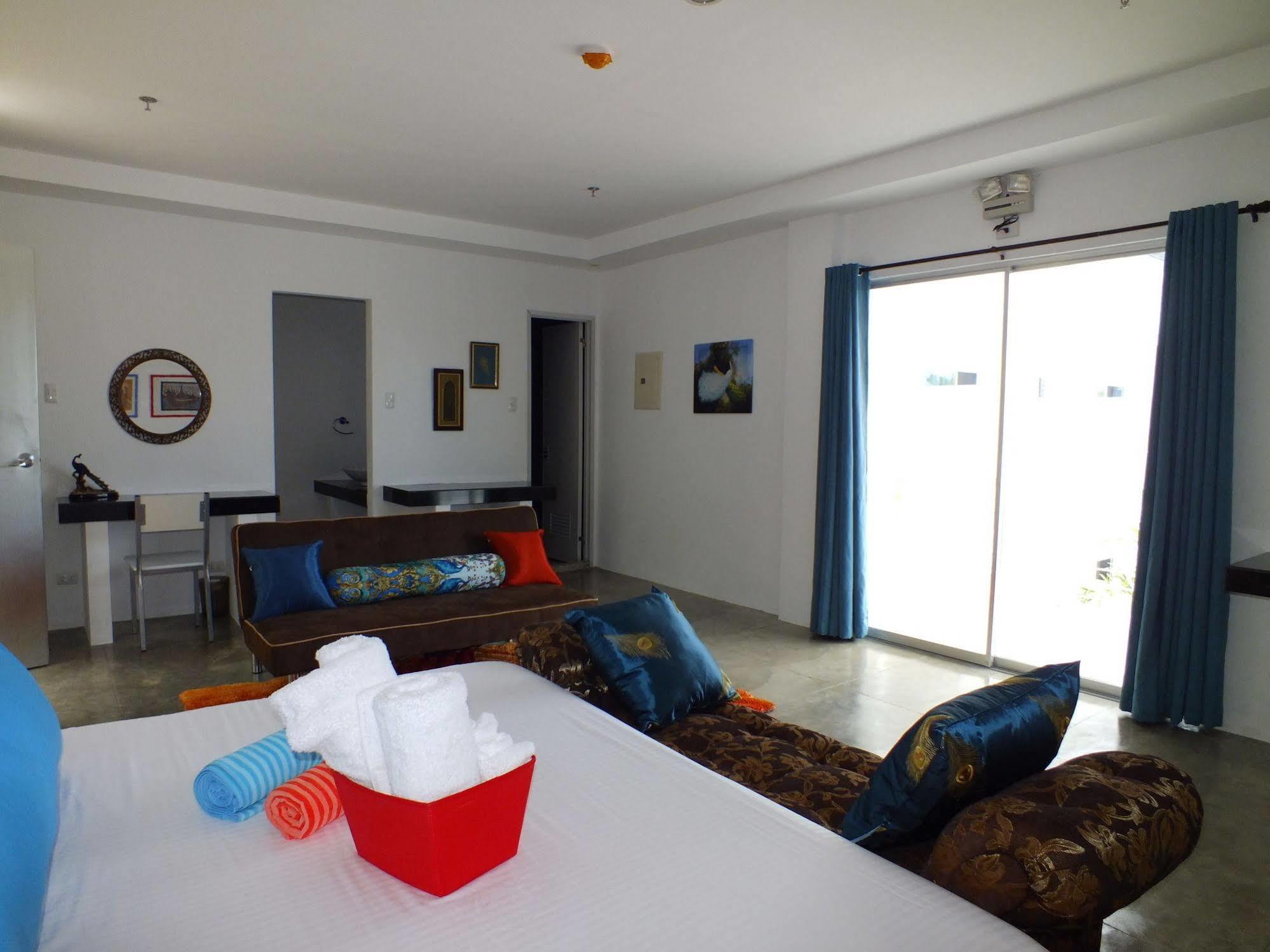 Paboreal Boutique Hotel Puerto Princesa Buitenkant foto