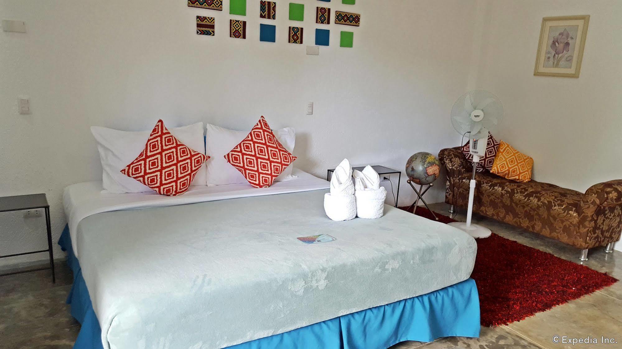 Paboreal Boutique Hotel Puerto Princesa Buitenkant foto
