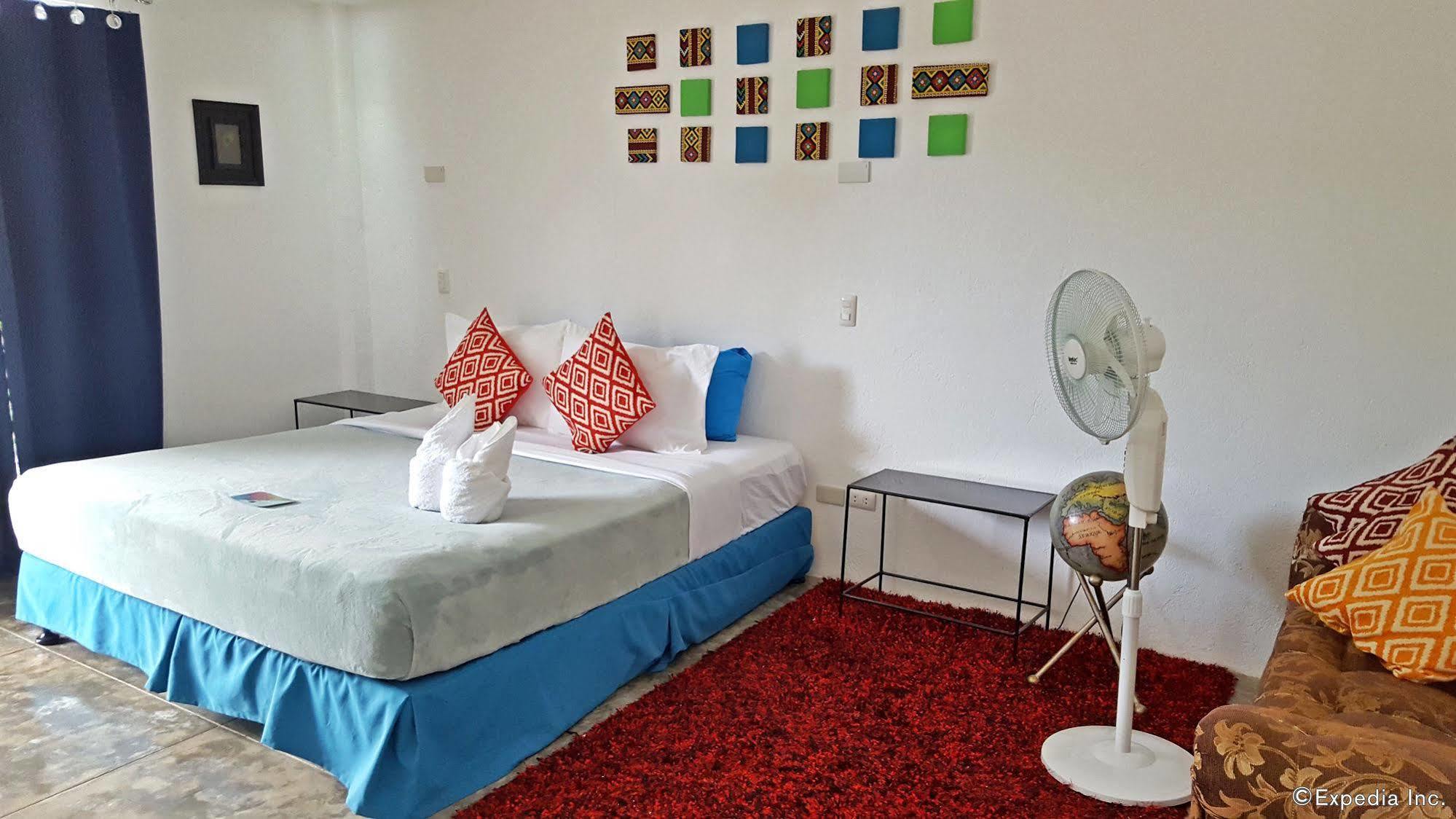 Paboreal Boutique Hotel Puerto Princesa Buitenkant foto